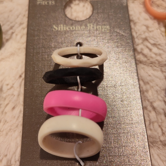 Vintage Bundle Of Rings (19 Rings) - Picture 6 of 14